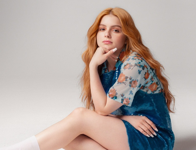 Ariel cũng khẳng định không can thiệp phẫu thuật để thon gọn hơn. Tuy nhiên, từng được xem là "đại diện của tiêu chuẩn đẹp mới", cô nàng vẫn bị fan quay lưng sau khi giảm cân.