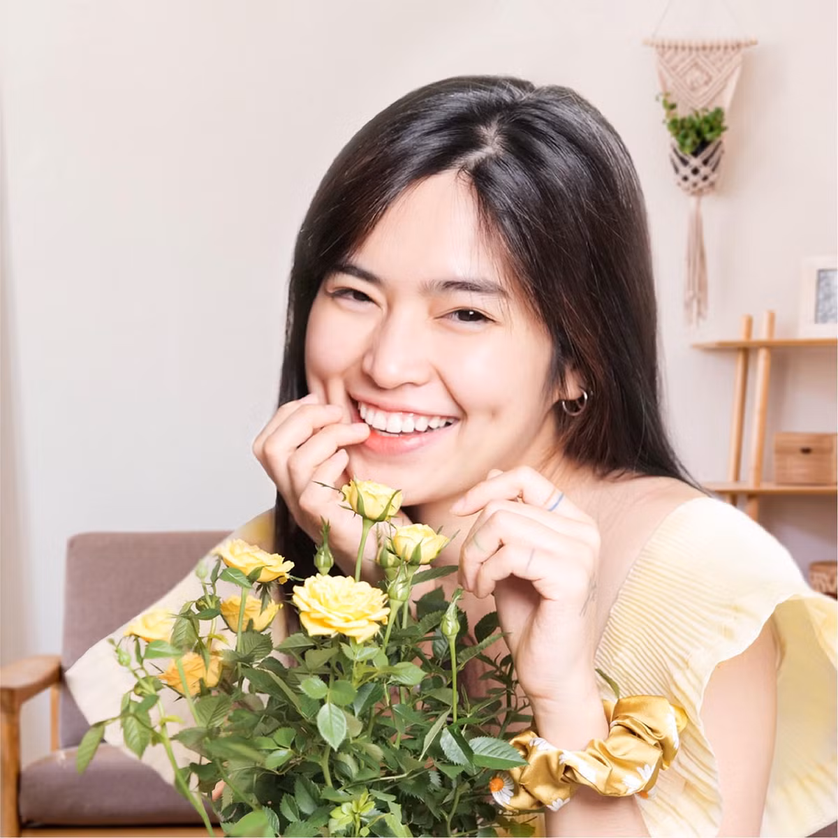 Hết việc bị người thân bóc phốt cho tới nghi vấn bị hội trai xinh, gái đẹp Mắt Biếc nghỉ chơi, Khánh Vân liên tục gặp phải "sao thị phi" chiếu.