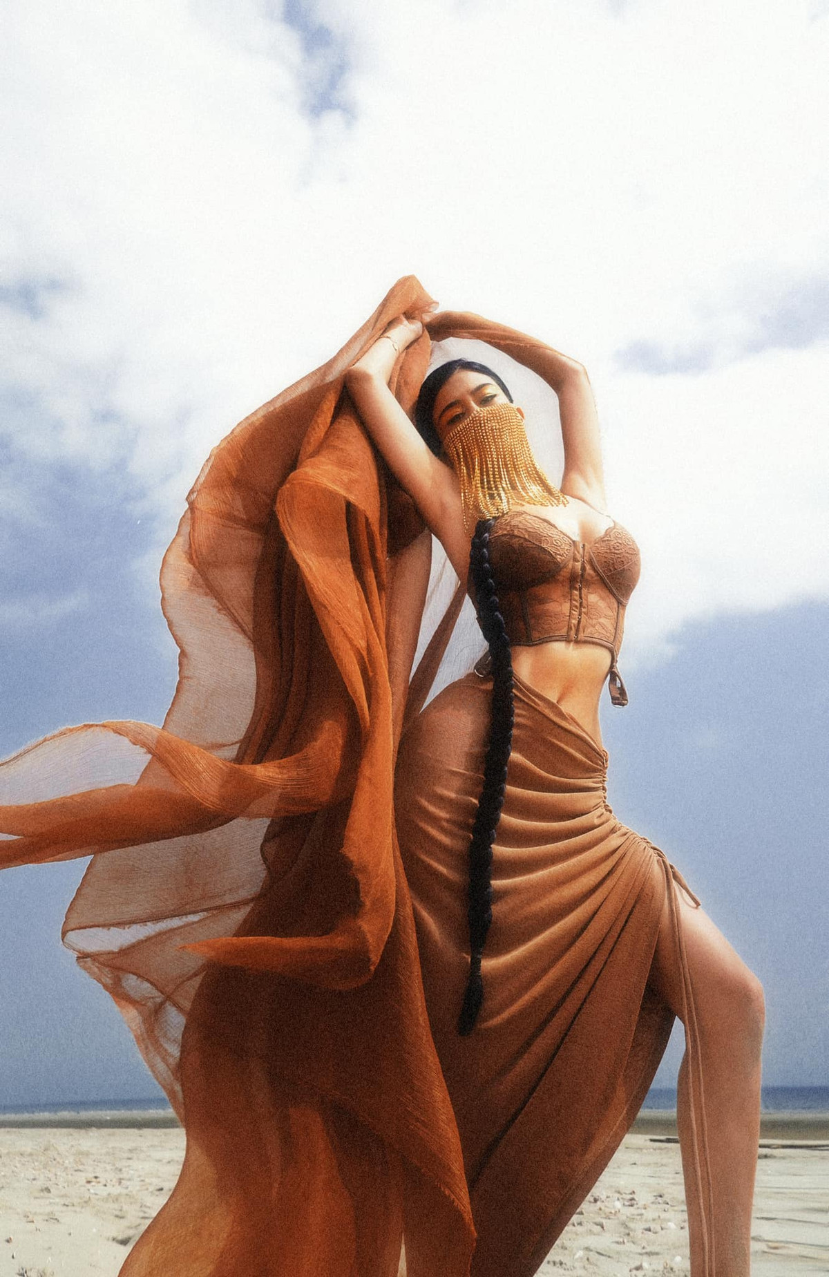 Ngọc Bích tiết lộ để có thân hình đẹp như hiện tại là quá trình ăn uống và tập luyện trong thời gian dài. Gần đây, cô đang nâng dần cường độ tập luyện.