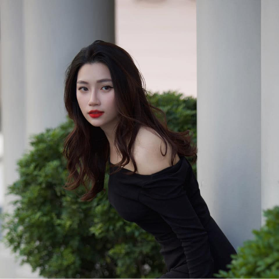 Không chỉ giỏi giang, cô gái sinh năm 1993 này còn cực kỳ xinh đẹp, có style đời thường đốn tim netizen.