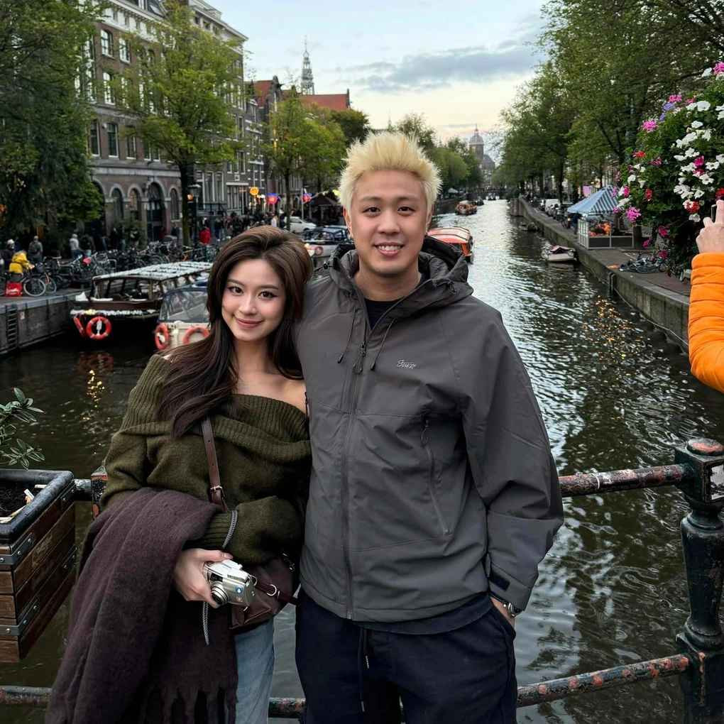 Năm 2020, cặp đôi được phát hiện có nhiều động thái thân thiết, như ảnh gia đình Huyme có sự xuất hiện của Hàn Hằng (do bố Huyme đăng), hay bức tranh Huyme vẽ giống Hàn Hằng.