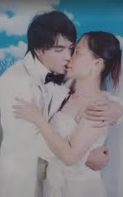 Hết out nét, cháy sáng, nhắm mắt thì lại ôm trọn combo “liếc, lườm, lác”.