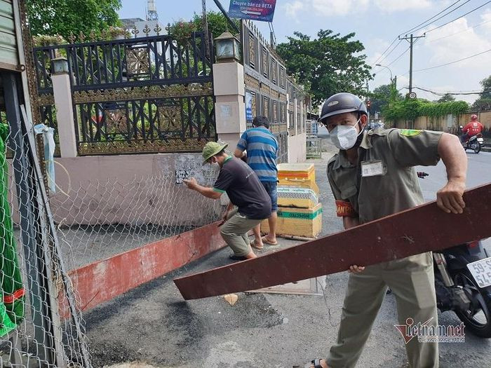 TP.HCM: Nguoi khoi benh hoac da tiem 1 mui vac xin co the duoc ra duong