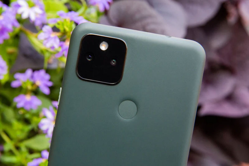 Cảm biến vân tay một chạm được bố trí ở mặt lưng.