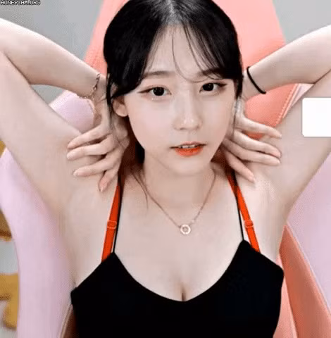 Theo thống kê, chỉ trong ba tháng gần nhất, Jiami đã kiếm được khoảng 80 triệu won (tương đương 1,6 tỷ đồng) từ donate. Dù đã trừ thuế, thu nhập hằng năm của cô vẫn ước tính không dưới 100 triệu won (khoảng 2 tỷ đồng) – một con số đáng nể với một streamer trẻ tuổi, mới vào nghề chưa lâu.