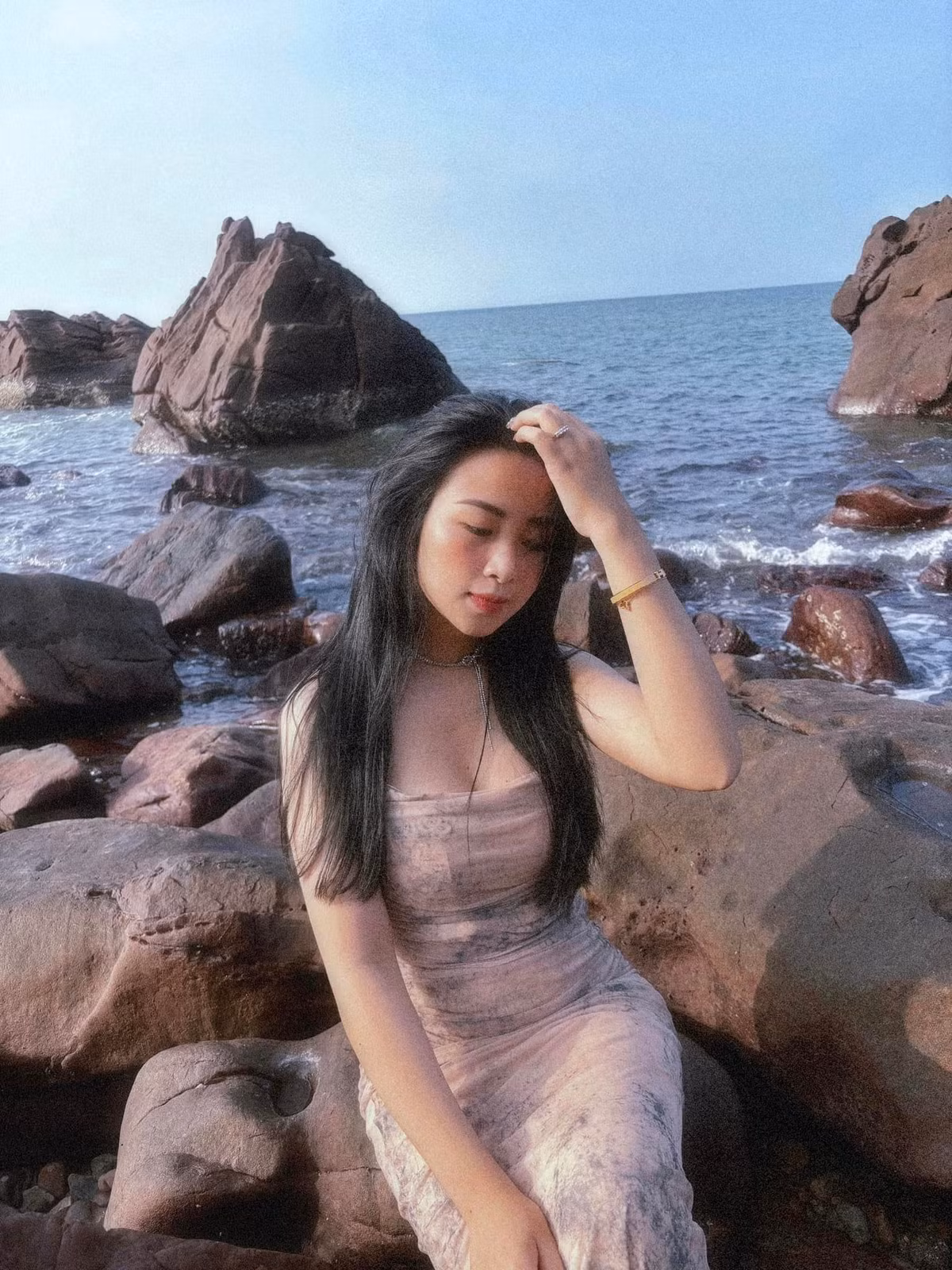 Trong 3 năm kết hôn với nam cầu thủ, Võ Nhật Linh hạ sinh 2 người con.