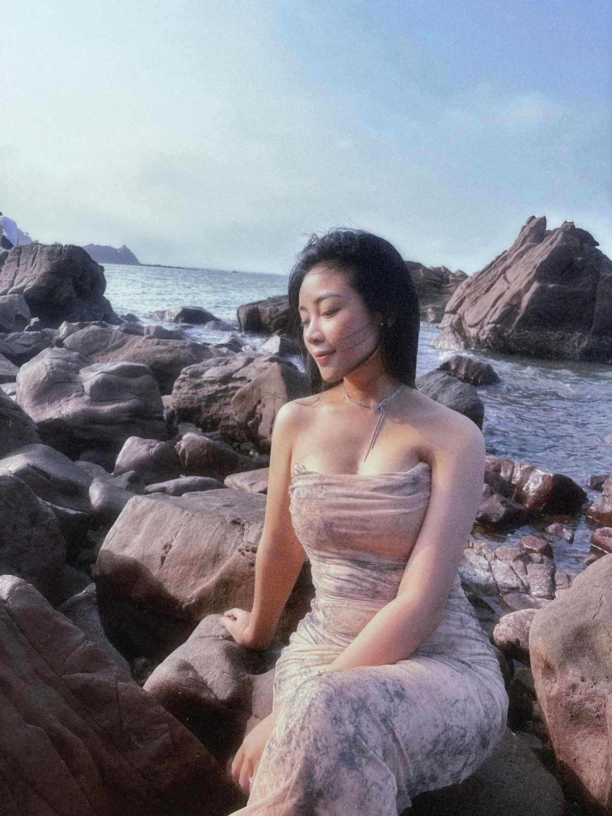 Về phía Phan Văn Đức, tiền vệ sinh năm 1996 bị chấn thương cách đây 1 năm tuy nhiên vẫn chưa thể trở lại tập luyện cùng CLB CAHN.