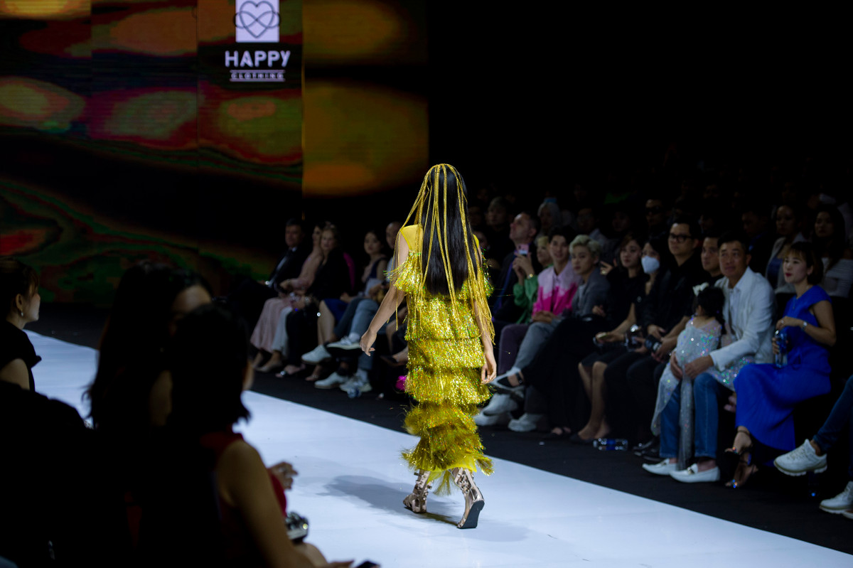 Mẫu nhí Đặng Minh Anh được khen có gương mặt khả ái, đôi mắt to tròn… dễ gây ấn tượng và thiện cảm với người đối diện.