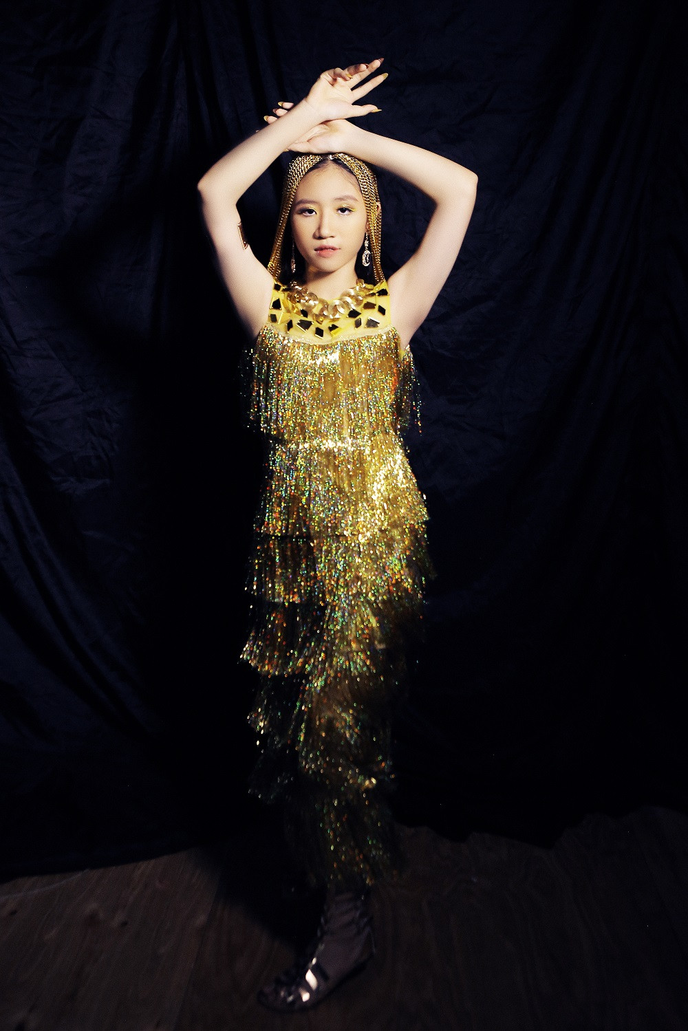 Đặc biệt, Minh Anh có thần thái hút thu hút mỗi khi sải bước trên sàn diễn hoặc chụp ảnh thời trang.