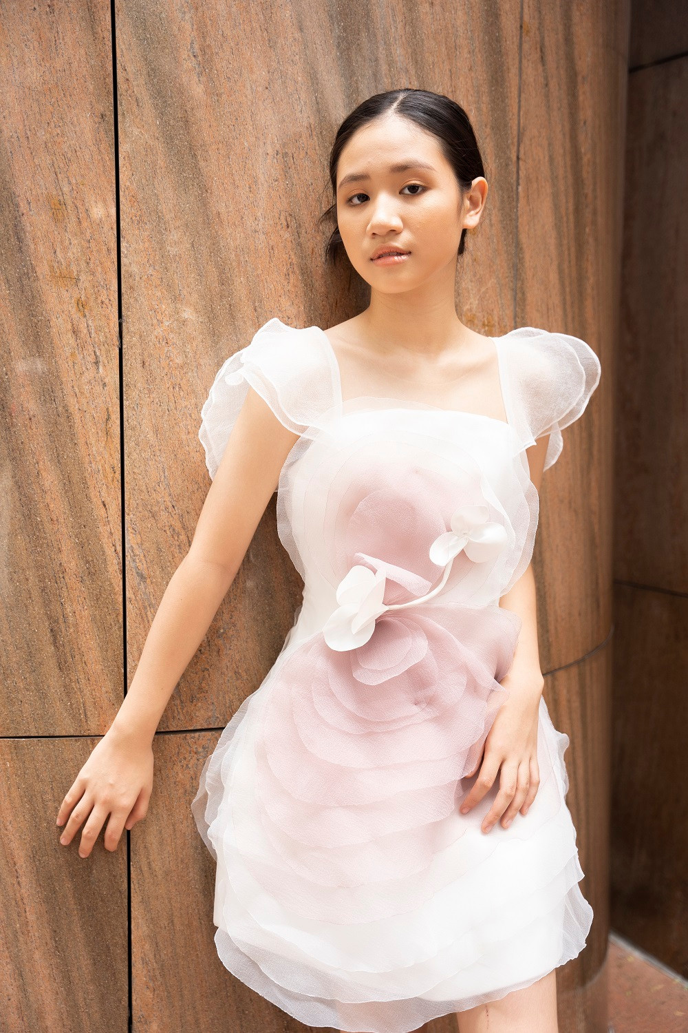 Mẫu nhí chia sẻ được sải bước ở tuần lễ thời trang là trải nghiệm ý nghĩa và đáng nhớ. Với cô bé, đây là một mùa hè đáng nhớ.