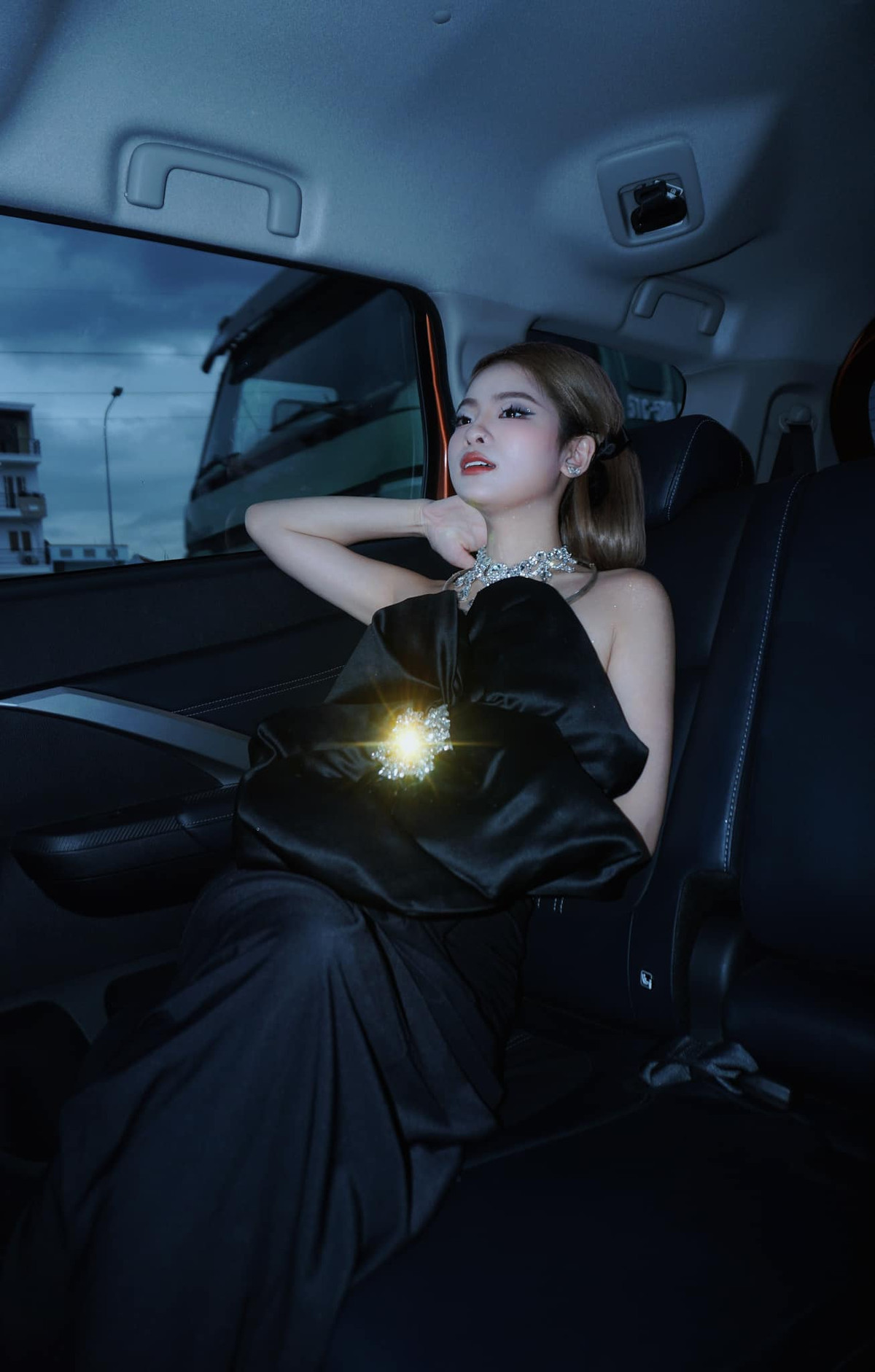 Nàng hot girl Bắc Ninh thường diện các trang phục ôm sát, tôn dáng nhưng không phản cảm.