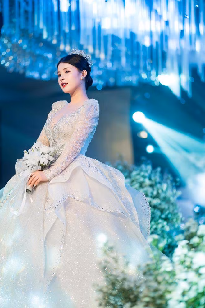 Nói về cuộc hôn nhân của mình, Thảo Nari tâm sự: “Không biết tương lai thế nào nhưng hiện tại mình rất hài lòng với cuộc sống hiện tại. Tổ ấm hạnh phúc là khi cả nhà khỏe mạnh, vợ chồng thấu hiểu và yêu thương nhau”.