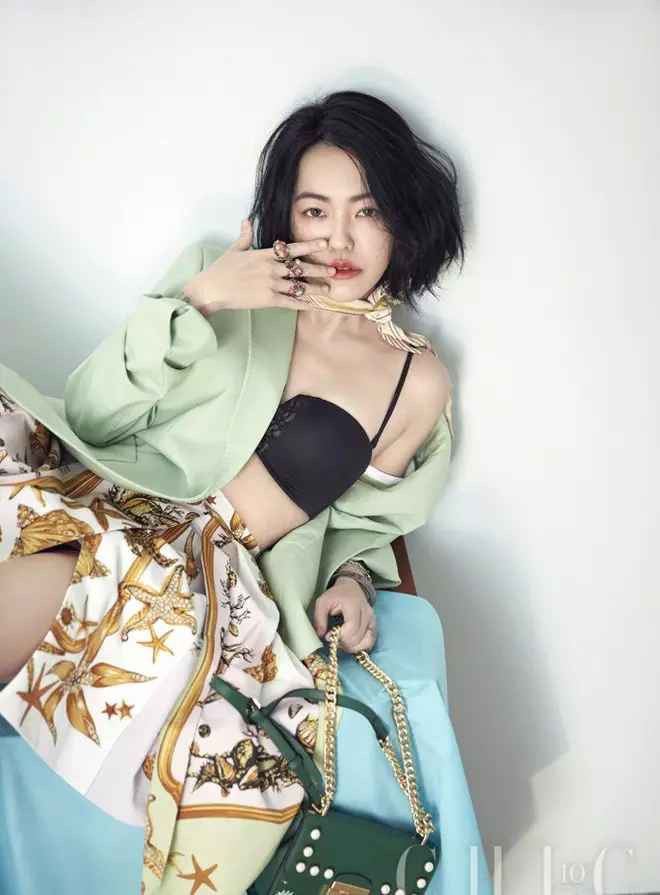 Em gái Từ Hy Viên tâm niệm nếu muốn giảm cân, giữ vóc dáng thon gọn, săn chắc thì phải tăng cường quá trình trao đổi chất, ép bản thân đổ mồ hôi thông qua tập thể thao.