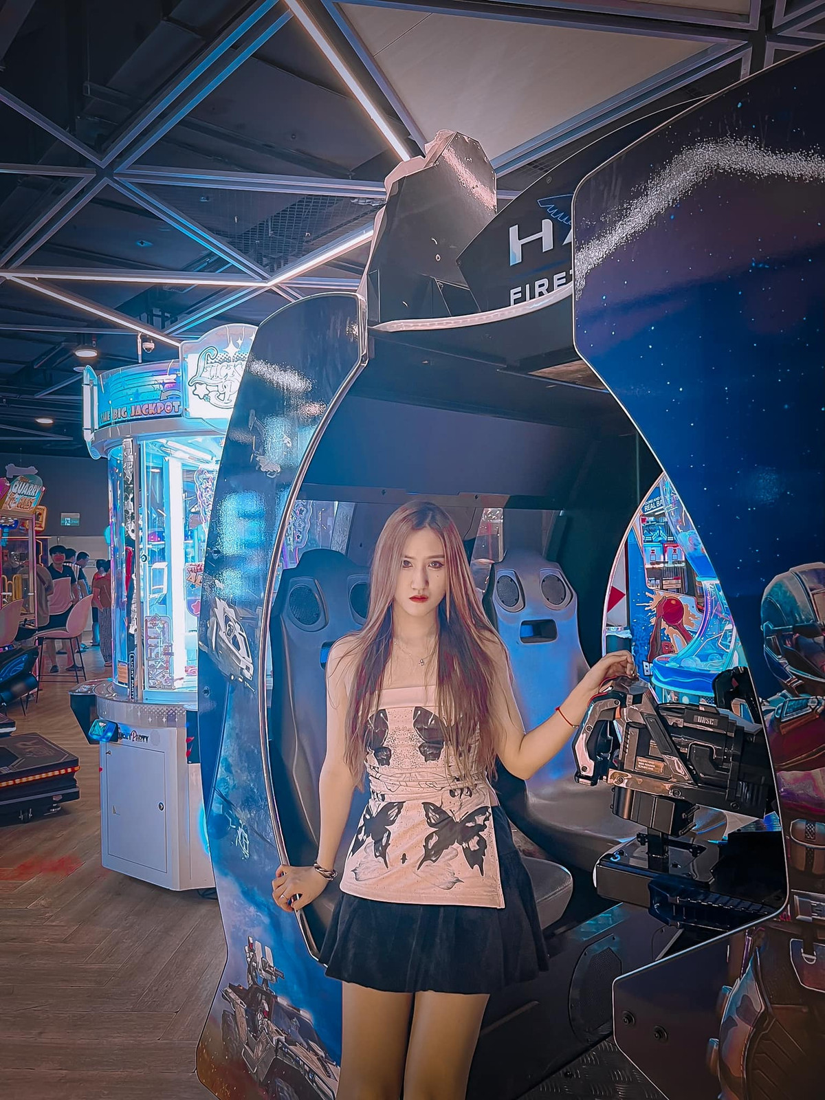 Chia sẻ với báo chí về màn "flex" (lan tỏa thành tích của bản thân), Nguyễn Phương Anh nói: "Tôi mở quán đầu năm 2024, một tháng sau, cách chỗ tôi chỉ khoảng 200m có thêm một hàng cũng bán. Vậy là tôi nảy ra ý nghĩ lấy huy chương ra treo cho lạ mắt, tạo sự khác biệt...