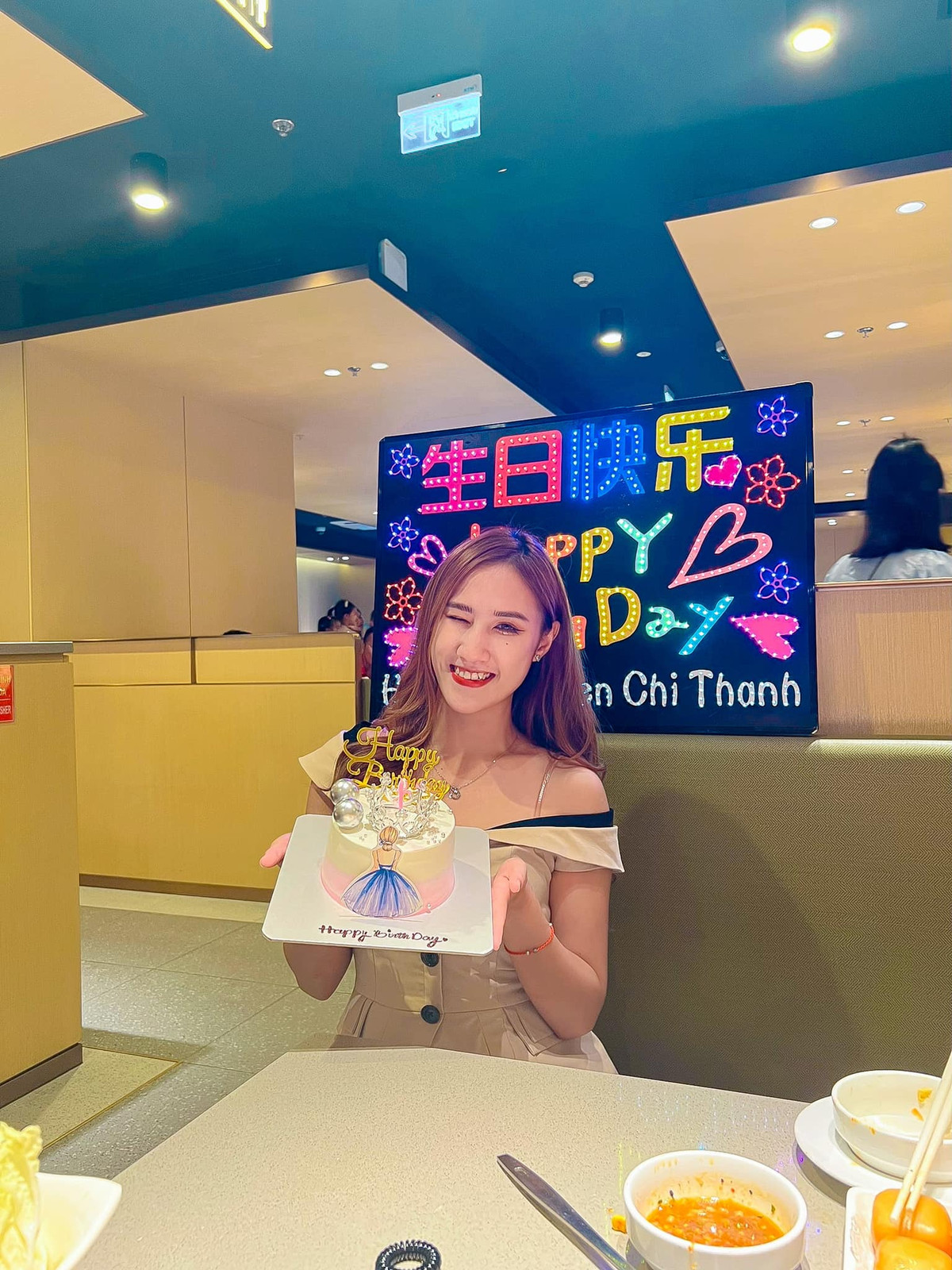 Bên cạnh những giờ tập luyện, thi đấu nhảy cầu, Phương Anh có đam mê nhảy hiện đại. Cô từng tham gia một nhóm nhảy, tạo dựng các video ca nhạc. Hiện nhóm đang tạm dừng sinh hoạt.