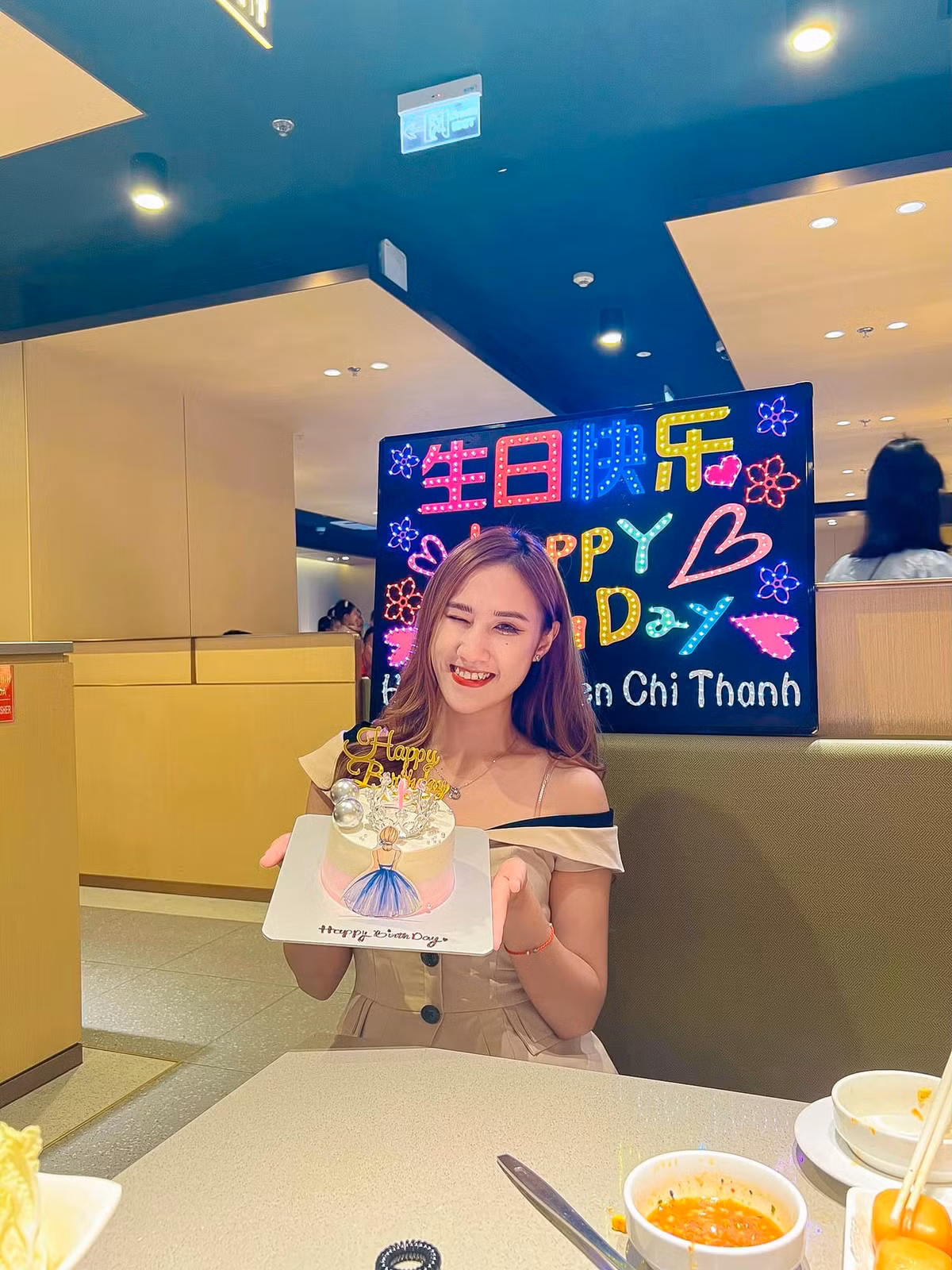 Bên cạnh những giờ tập luyện, thi đấu nhảy cầu, Phương Anh có đam mê nhảy hiện đại. Cô từng tham gia một nhóm nhảy, tạo dựng các video ca nhạc. Hiện nhóm đang tạm dừng sinh hoạt.