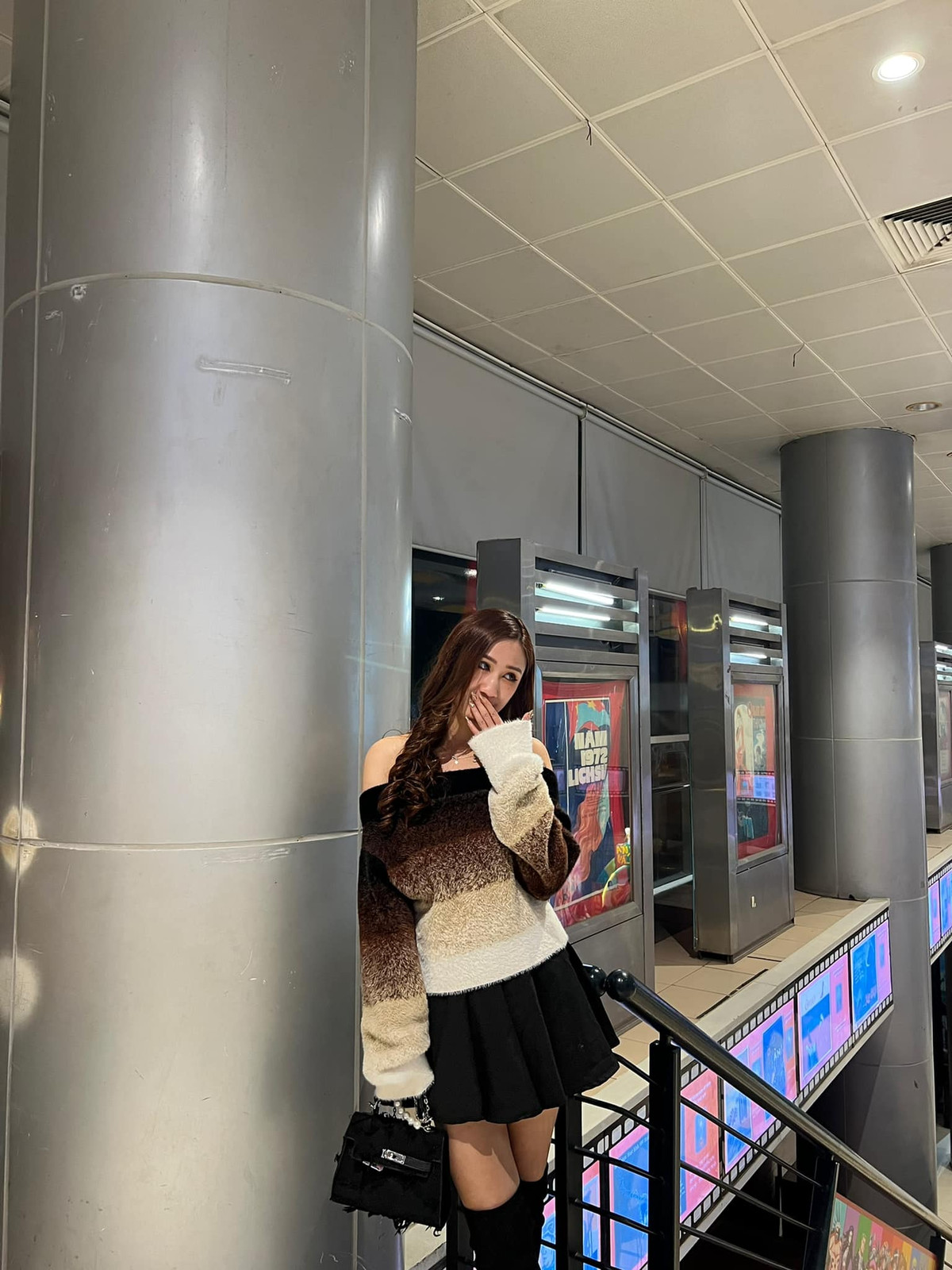 Phương Anh cho biết ở tuổi 25, cô cảm thấy mình cần trưởng thành hơn, không chỉ tự lo cho bản thân mà còn phụ giúp kinh tế cho gia đình.