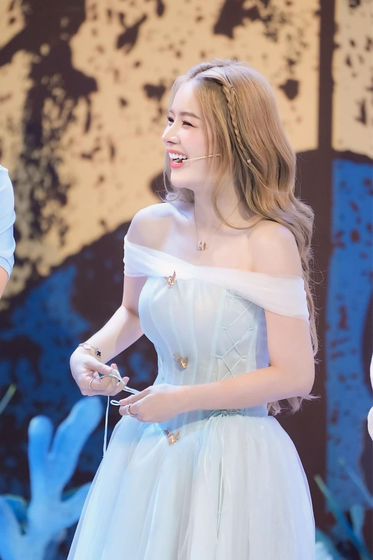 Mie sở hữu tài năng chơi nhạc vượt trội cùng ngoại hình xinh đẹp, phong cách cá tính, quyến rũ. Chính điều này đã giúp nữ DJ ghi điểm tuyệt đối trong lòng người hâm mộ.