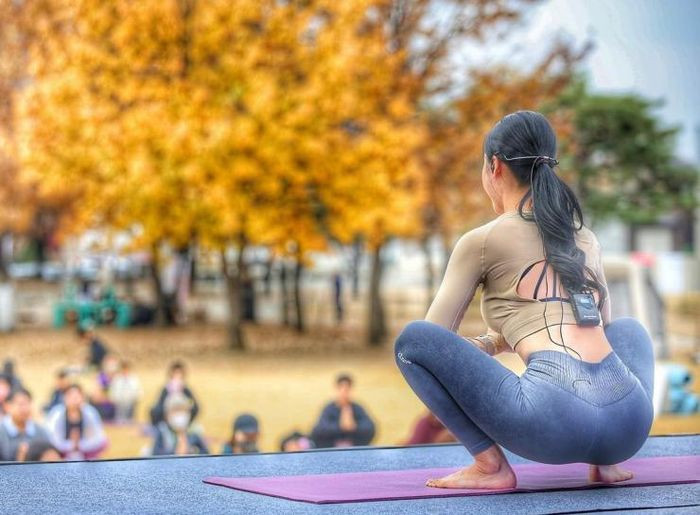 Ngoài ra, những tông màu tươi sáng còn giúp tâm trạng người tập thoải mái hơn, cảm giác hưng phấn hơn.