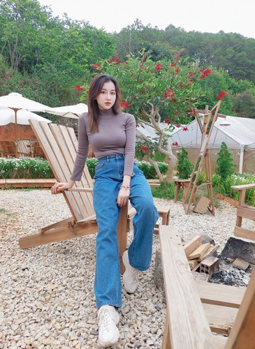 Người đẹp luôn biết cách làm nổi bật lợi thế hình thể bằng cách phối đồ khéo léo.