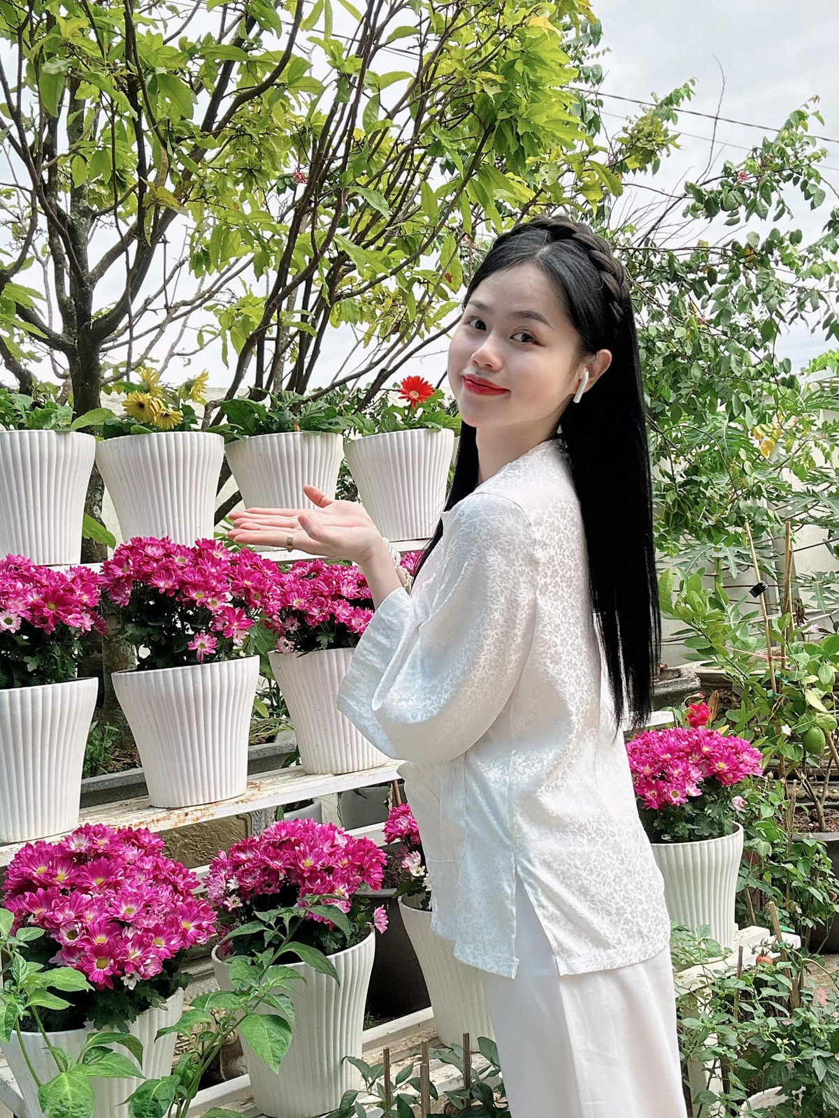 Huỳnh Anh đúng chuẩn "tiểu thư đài các" với một sức hút rất riêng.