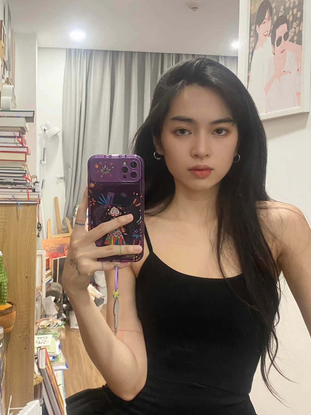 Thậm chí những ồn ào căng thẳng đến mức Khánh Vân phải khóa trang cá nhân.