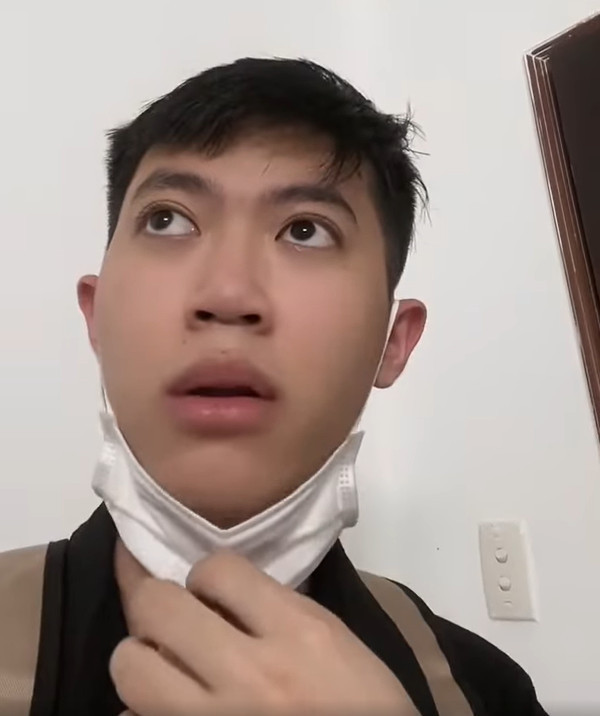 Biểu cảm sau đó đã chứng minh áp lực tài chính to lớn đè nặng lên vai của cậu lúc này khiến ai cũng rơi vào tâm trạng vừa thương vừa buồn cười.