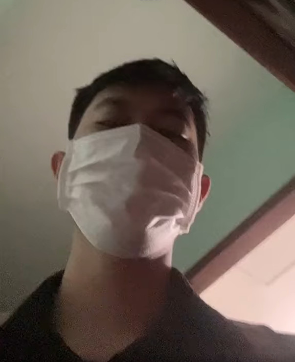 Vốn dĩ bạn sinh viên sống với phương châm tiết kiệm, mỗi tháng chỉ chi khoảng 100 đến 200 nghìn tiền điện nên việc này là một cú sốc khá lớn.