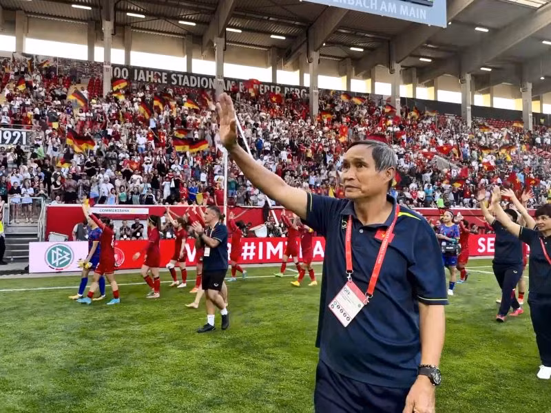 VFF tich cuc tim HLV truong doi tuyen bong da nu Viet Nam