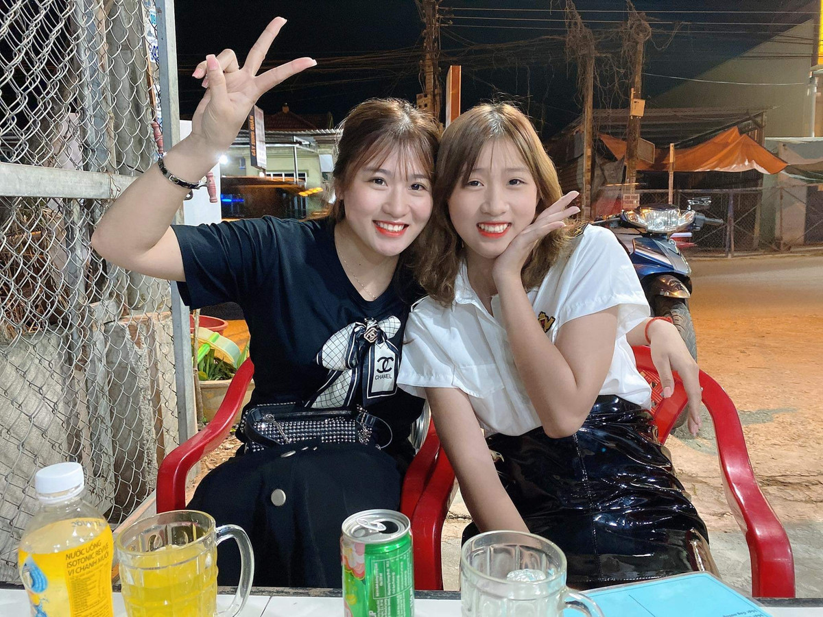 Bên cạnh đó, khi Lộc Fuho hỏi thêm về việc sẽ chọn gia đình nghèo hay giàu, Thanh Chi cho hay: “Nhà sao cũng được, chủ yếu biết làm ăn”.