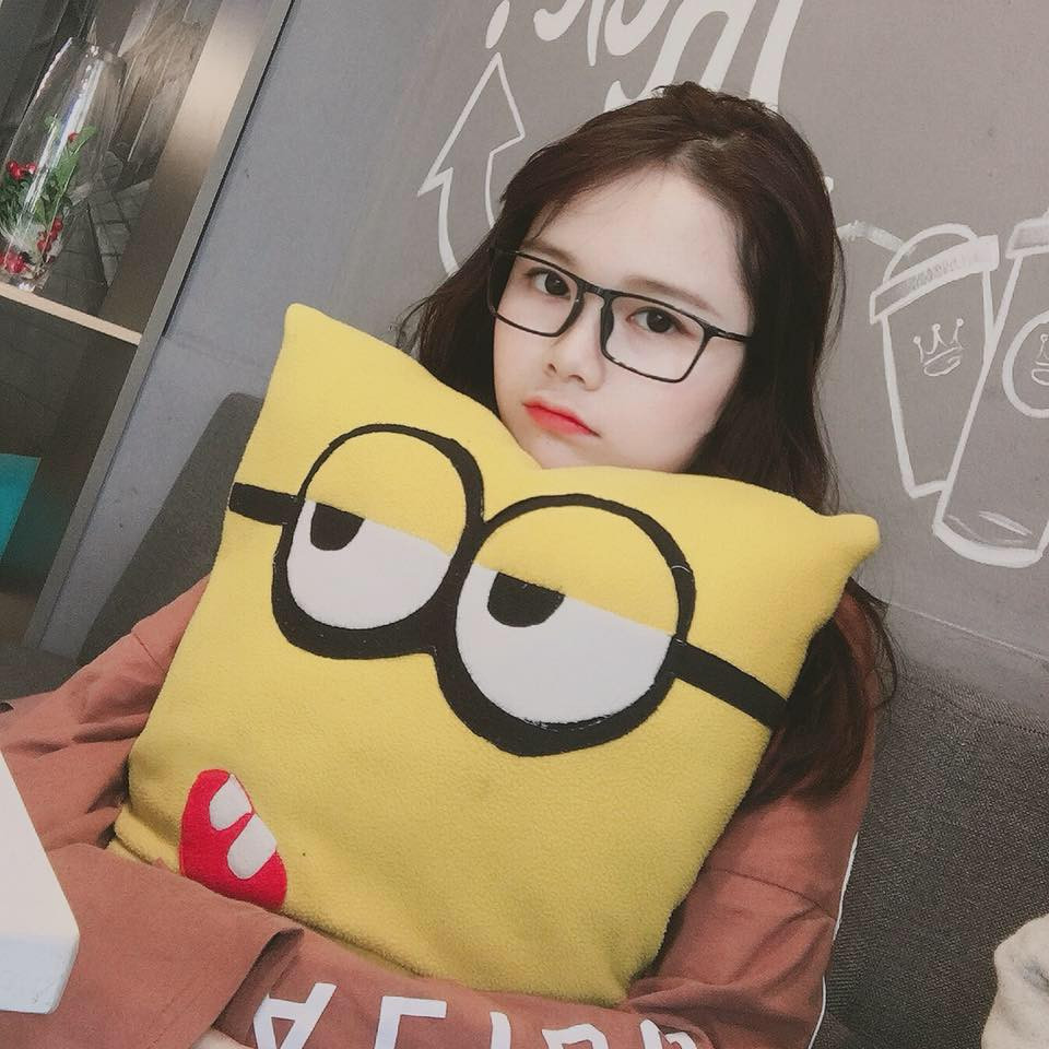 Thanh Hà chia sẻ mỗi lần quảng cáo như vậy thu về hàng triệu đồng cho một bài đăng nên trung bình tháng, làm "chơi chơi" cũng được khoảng 2 triệu, một khoản thu khá hời hĩnh đối với học sinh.