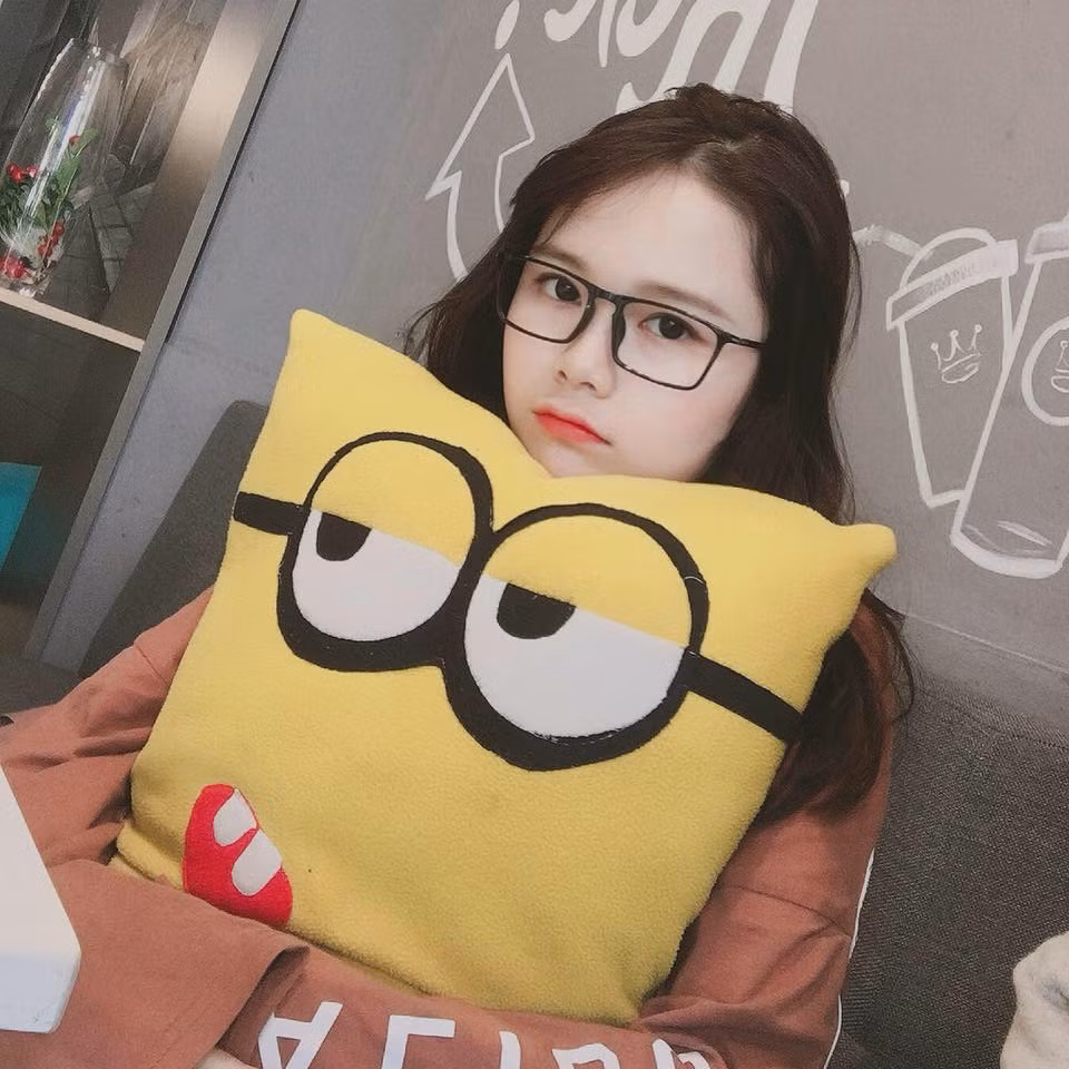 Thanh Hà chia sẻ mỗi lần quảng cáo như vậy thu về hàng triệu đồng cho một bài đăng nên trung bình tháng, làm "chơi chơi" cũng được khoảng 2 triệu, một khoản thu khá hời hĩnh đối với học sinh.