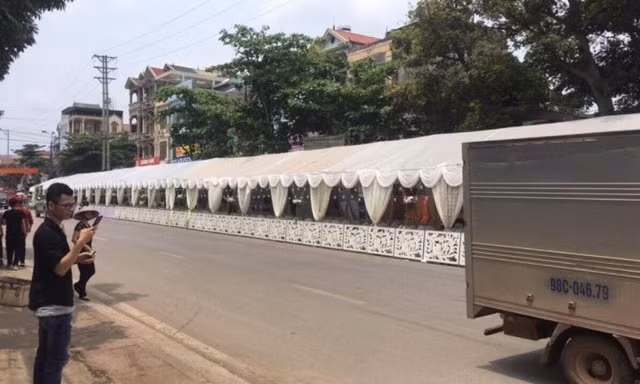 Đoạn clip sau khi được lan truyền trên mạng xã hội thì đã nhận được nhiều sự quan tâm của cộng đồng mạng.