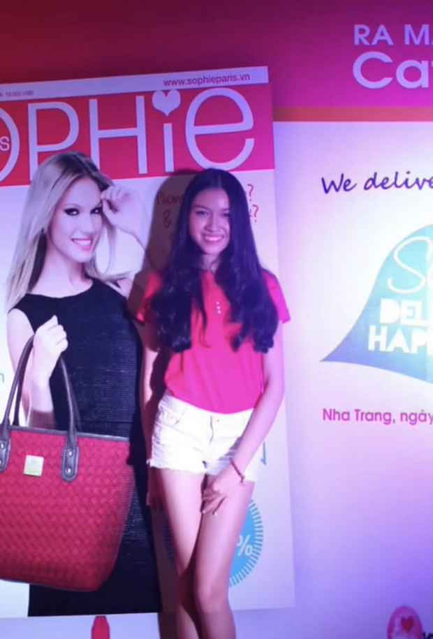 Mới đây, khi đu trend “flexing” trên MXH, Thanh Thanh Huyền khiến nhiều người bất ngờ khi tiết lộ cô từng làm công việc PG (Promotion Girl - nữ tiếp thị).