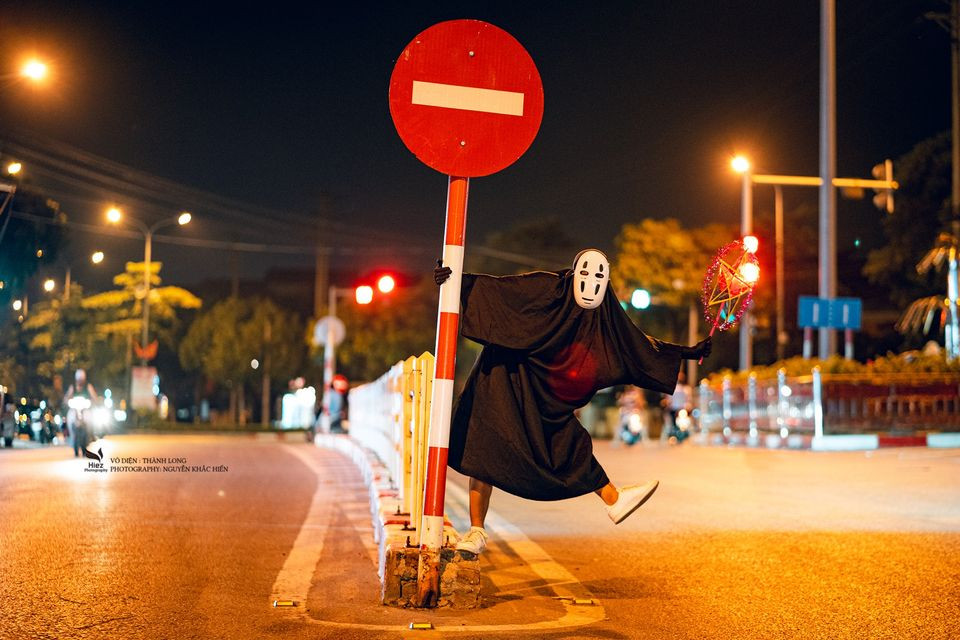 Bộ ảnh được chia sẻ rần rần và tạo sức hút lớn sau khi xuất hiện trên các group cộng đồng bởi độ đáng yêu, lầy lội của Vô Diện đến từ Đan Phượng.