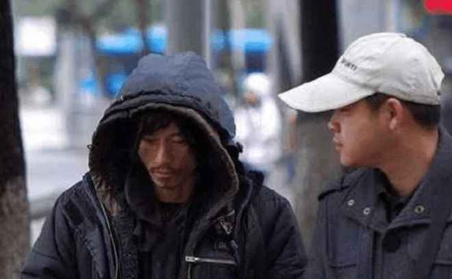 Tuy nhiên sau khi kết hôn, gặp cú sốc vợ qua đời vì tai nạn, Trình bị sang chấn tâm lý.