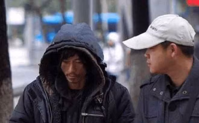 Tuy nhiên sau khi kết hôn, gặp cú sốc vợ qua đời vì tai nạn, Trình bị sang chấn tâm lý.