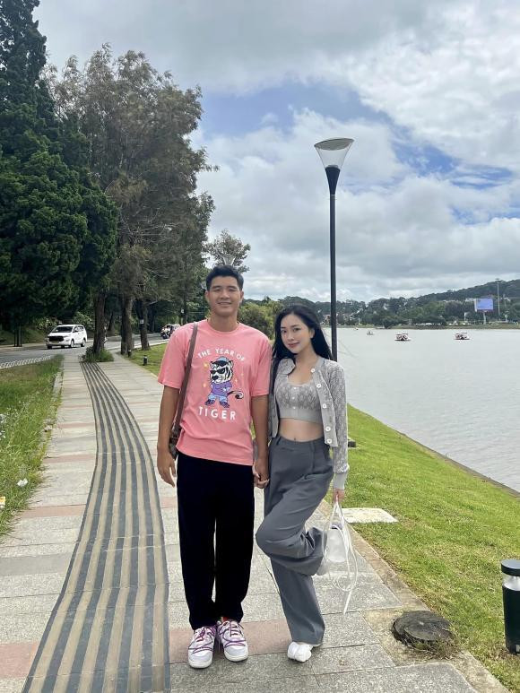 Từ khi yêu đương cho đến nay đã là vợ chồng, chuyện tình Đức Chinh - Hà Trang cũng được cho là êm đềm nhất, kín tiếng và ít phô diễn trên mạng xã hội. Họ cũng chưa từng dính phải bất kỳ scandal nào.