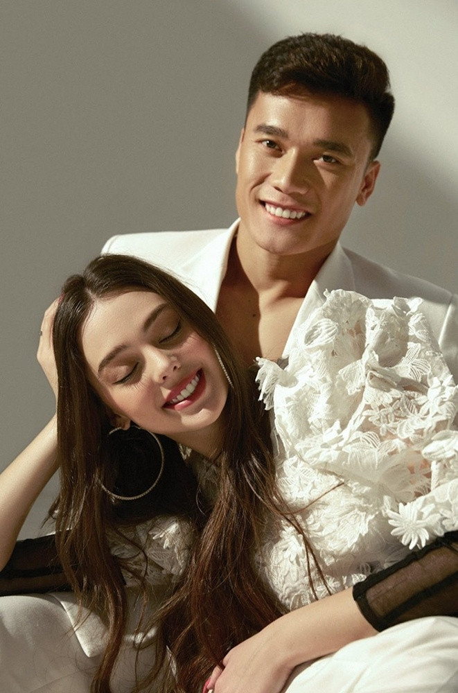 Sau Hà Đức và Mai Hà Trang nên duyên vợ chồng, người hâm mộ cũng đang rất mong chờ ngày Bùi Tiến Dũng và Dianka Zakhidova đám cưới.