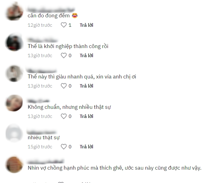 Cả hai vợ chồng vừa cân vừa cười đùa trông rất hạnh phúc, chắc hẳn, với số vàng trên, sẽ đủ để cả hai bắt đầu khởi nghiệp để lo cho cuộc sống tương lai sau này.