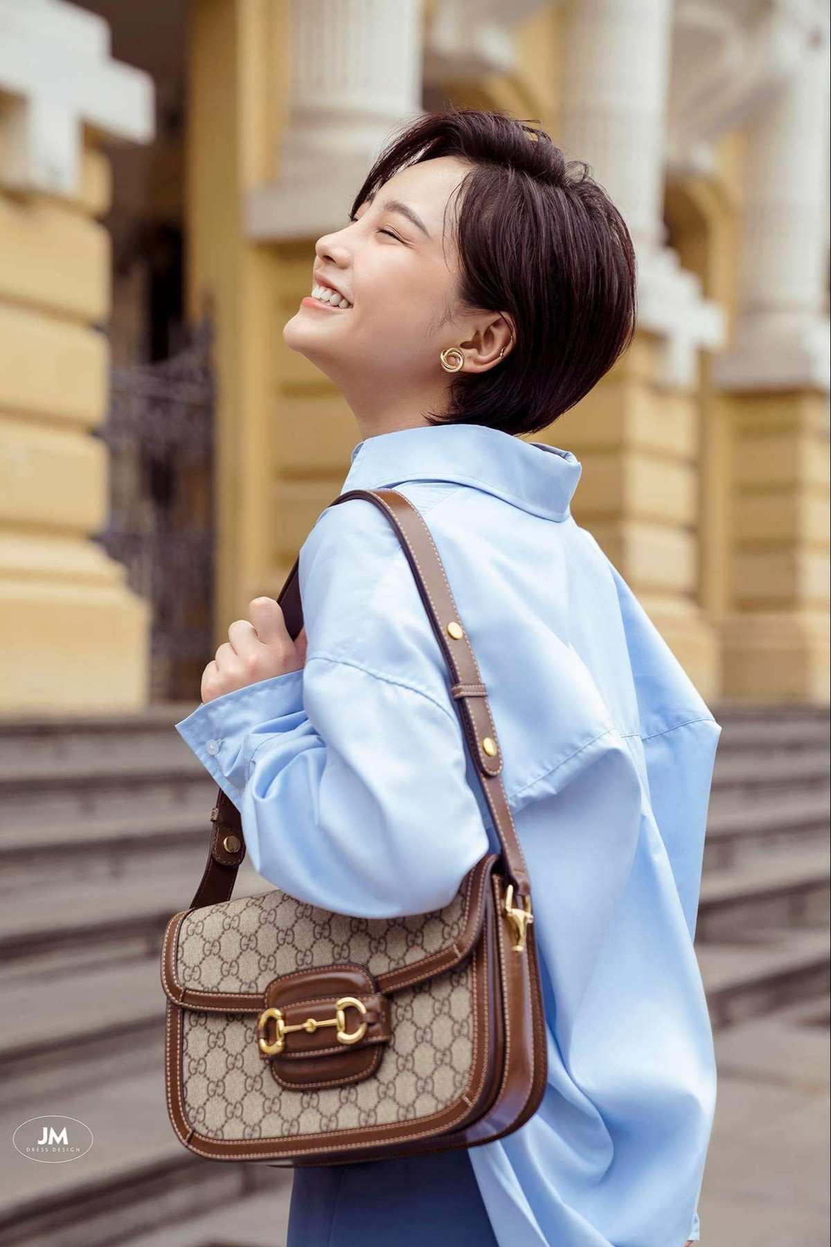 Gia đình cô không muốn Thu Hưng Ceri theo đuổi con đường này. Bởi vì nhan sắc chỉ là nhất thời, công việc người mẫu quá bấp bênh. Vì vậy mà cô đã quyết định đi học diễn xuất.