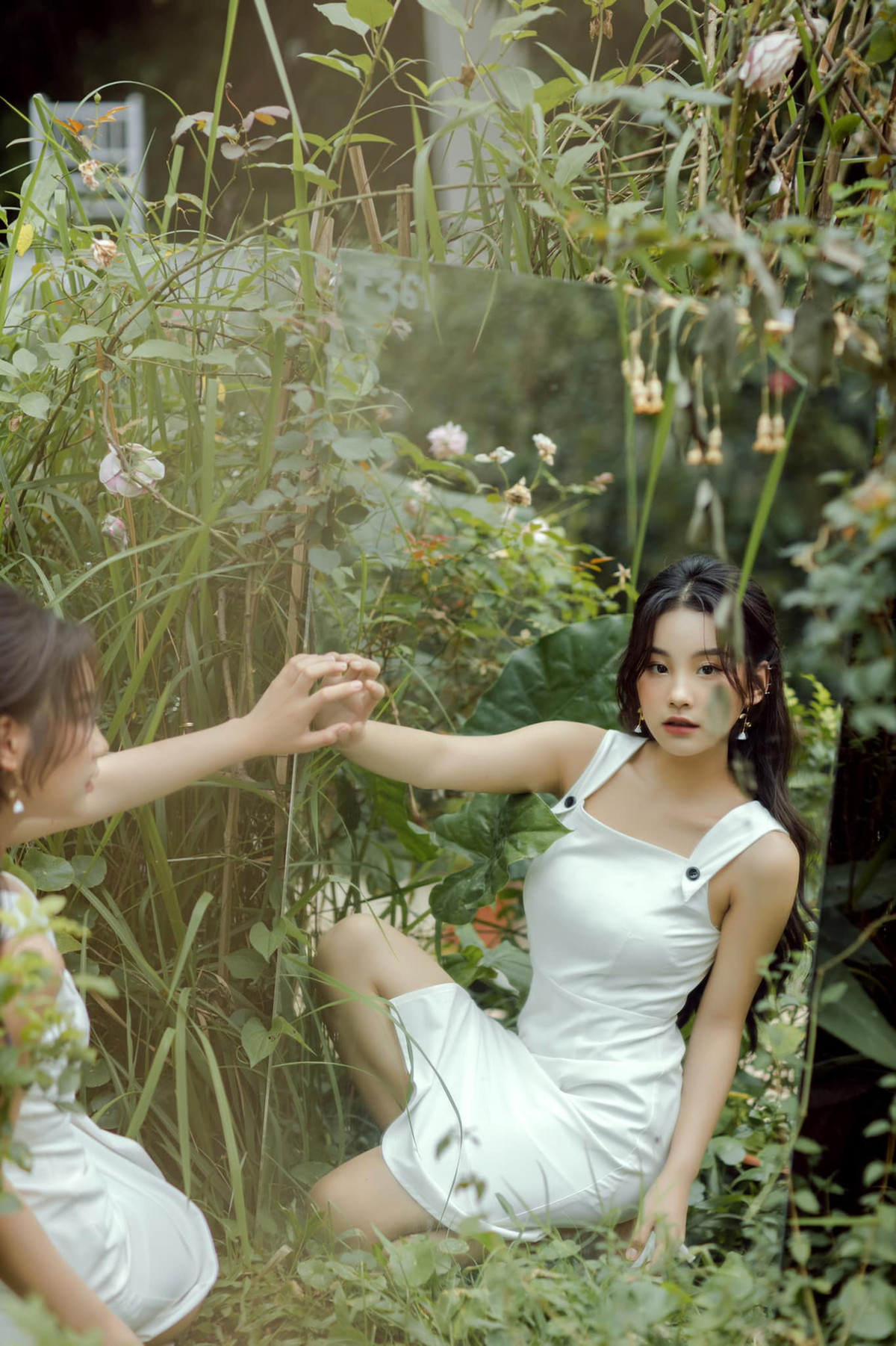 Cách đây chưa lâu, trong show hẹn hò Tỏ Tình Hoàn Mỹ, sự xuất hiện của nữ chính Thu Hà Ceri đã khiến mọi người bất ngờ và chú ý. Dù chỉ mới tung Teaser tập 55 nhưng những hình ảnh dễ thương của cô trong chương trình cũng đã trở thành cơn sốt trên mạng xã hội.