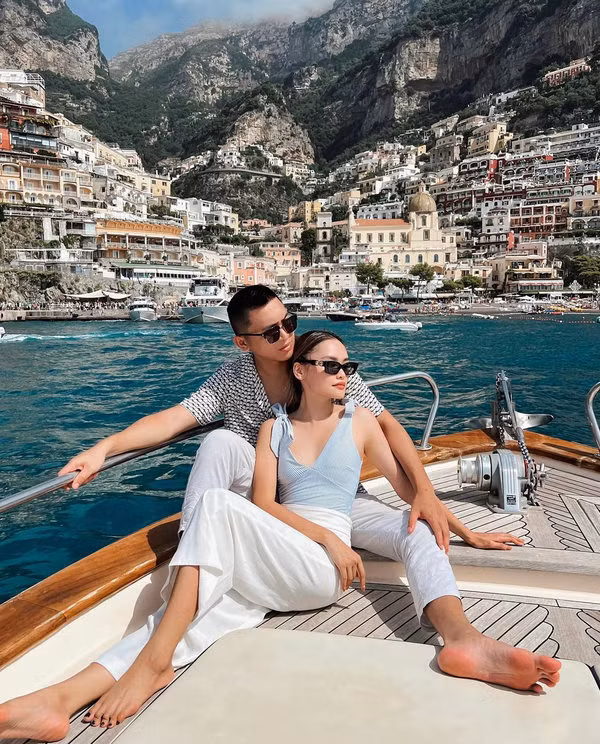 Linda Ngô - Phong Đạt bắt đầu theo đuổi công việc sáng tạo nội dung cũng khá tình cờ. Với mục đích vui vẻ, ghi lại những kỉ niệm đáng nhớ, những video thú vị, “troll” nhau lầy lội của cả hai đã nhanh chóng lan tỏa và được khán giả ủng hộ nhiệt tình.