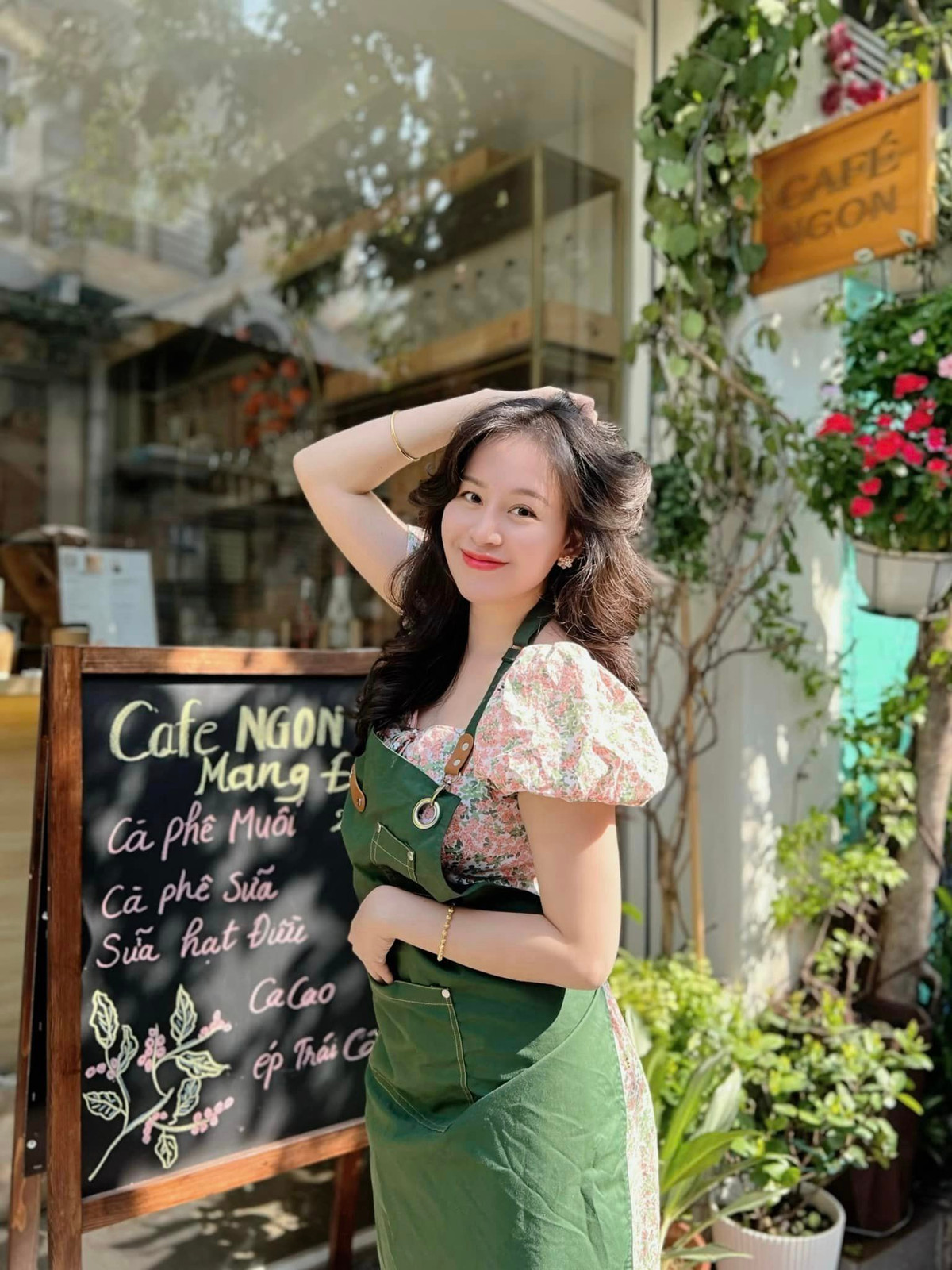 Sau một thời gian đình đám, tên tuổi Bà Tưng dần hạ nhiệt và ít gây chú ý. Hiện cô đã rời xa làng giải trí, lui về sống kín tiếng và lặng lẽ.