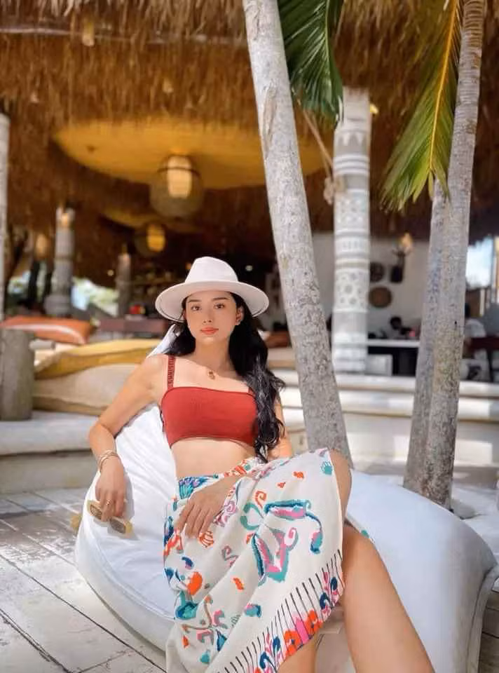 Angela Chu cho biết đã từng học tiếng Thái song không vào nên nhiều năm qua gia đình chồng cũng kiểu "3 phần bất lực 7 phần nuông chiều".