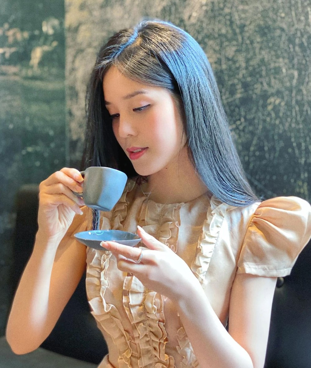 Trước khi bị bắt, gái xinh này là 1 trong 27 gương thanh niên được Trung ương Hội Liên hiệp Thanh niên Việt Nam vinh danh, trao tặng Giải thưởng “Thanh niên sống đẹp” năm 2020, đồng thời là nhân vật trong Chương trình “Việc tử tế” của Đài truyền hình Việt Nam.