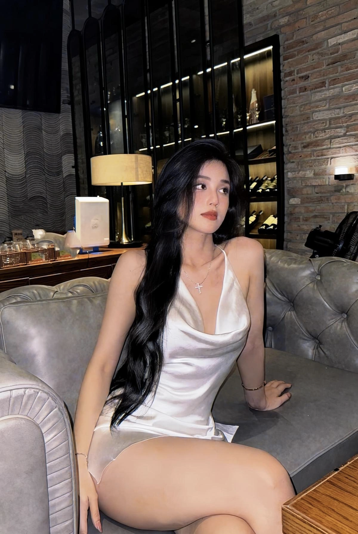 Trước khi bị bắt, Trúc Phương được nhiều người gọi với cái tên “cô tiên từ thiện” hay “cô tiên của người nghèo” khi là người sáng lập, điều hành quỹ từ thiện, giúp đỡ nhiều mảnh đời khó khăn trong cả nước.