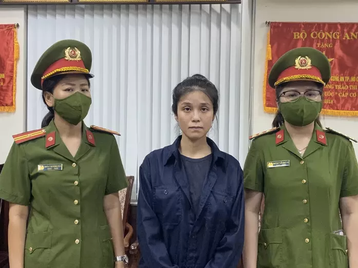 Cùng bị khởi tố, bắt tạm giam về tội tổ chức sử dụng trái phép chất ma túy với ca sĩ Chi Dân, người mẫu, diễn viên Andrea Aybar còn có Nguyễn Đỗ Trúc Phương hay “cô tiên từ thiện” Trúc Phương.