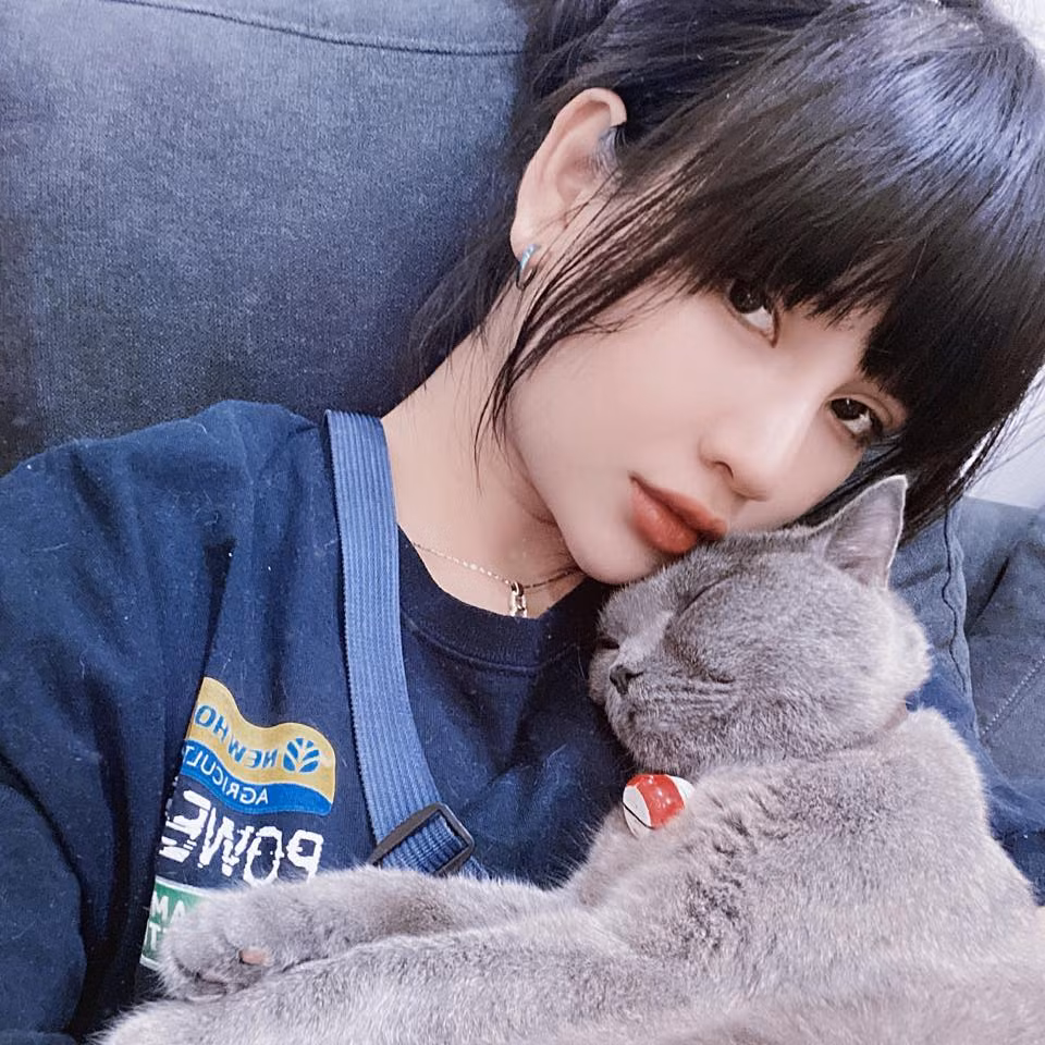 Trên trang cá nhân, cô dâu Đồng Tháp khoe nhiều bức ảnh với góc nghiêng thần thành mà ai ngắm cũng phải khen rần rần.