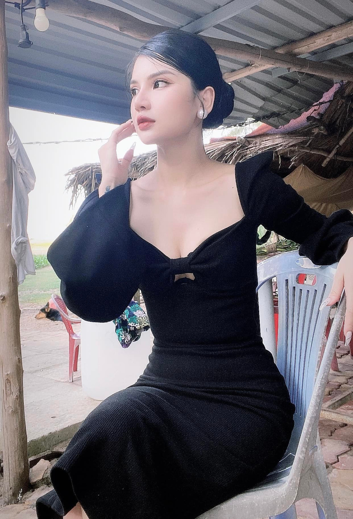 Loạt ảnh về cô dâu Biện Di sau khi được chia sẻ lên mạng xã hội đã khiến không ít người choáng ngợp.